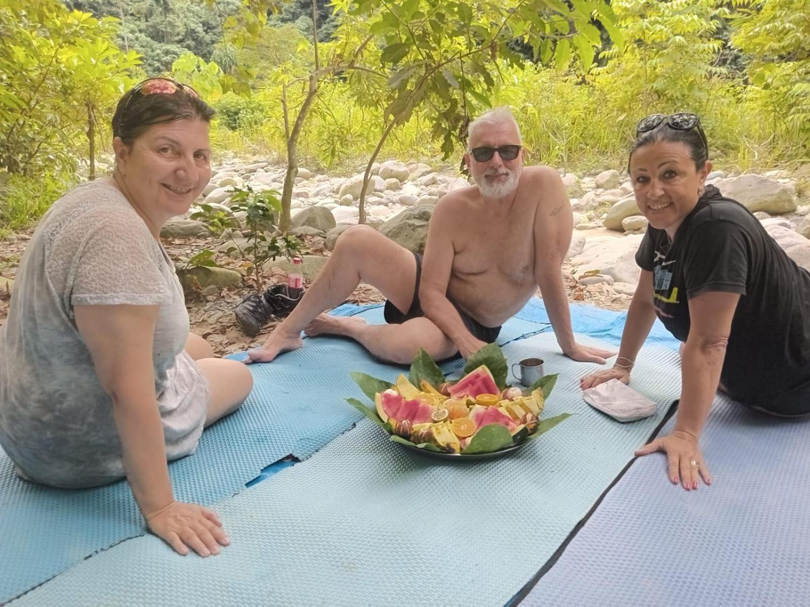 Magpie Homestay & Jungle Trekking Only For Guest Trekking With Us Bukit Lawang Ngoại thất bức ảnh