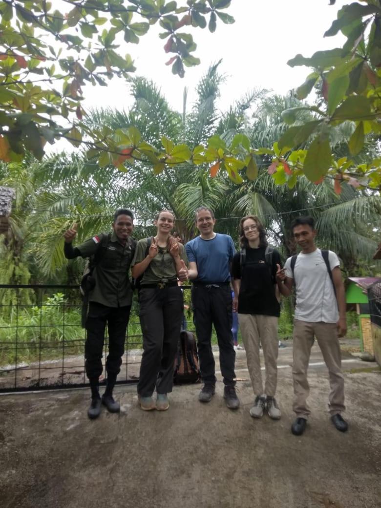 Magpie Homestay & Jungle Trekking Only For Guest Trekking With Us Bukit Lawang Ngoại thất bức ảnh
